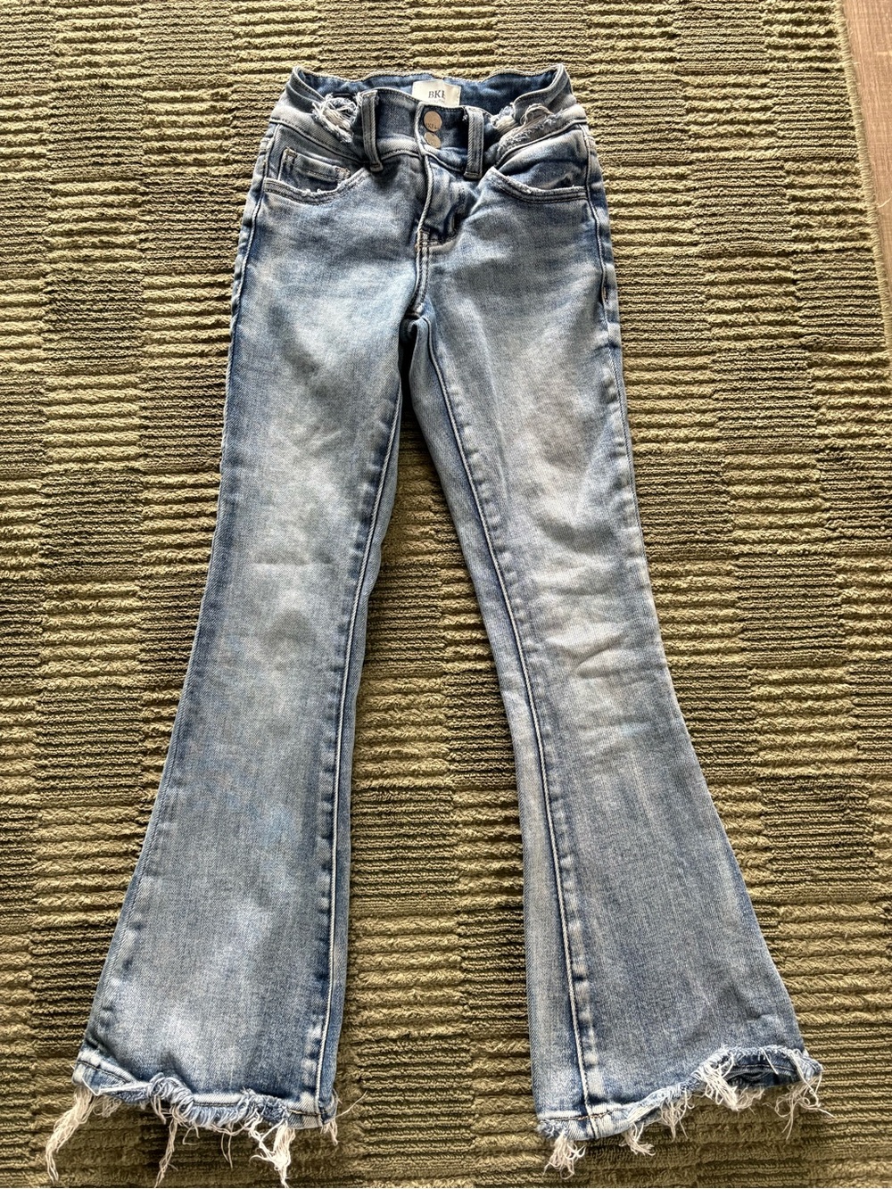 Girl’s size 7 Buckle bootcut jeans